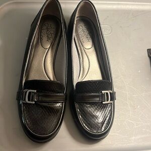 Life Stride loafer, size 9M